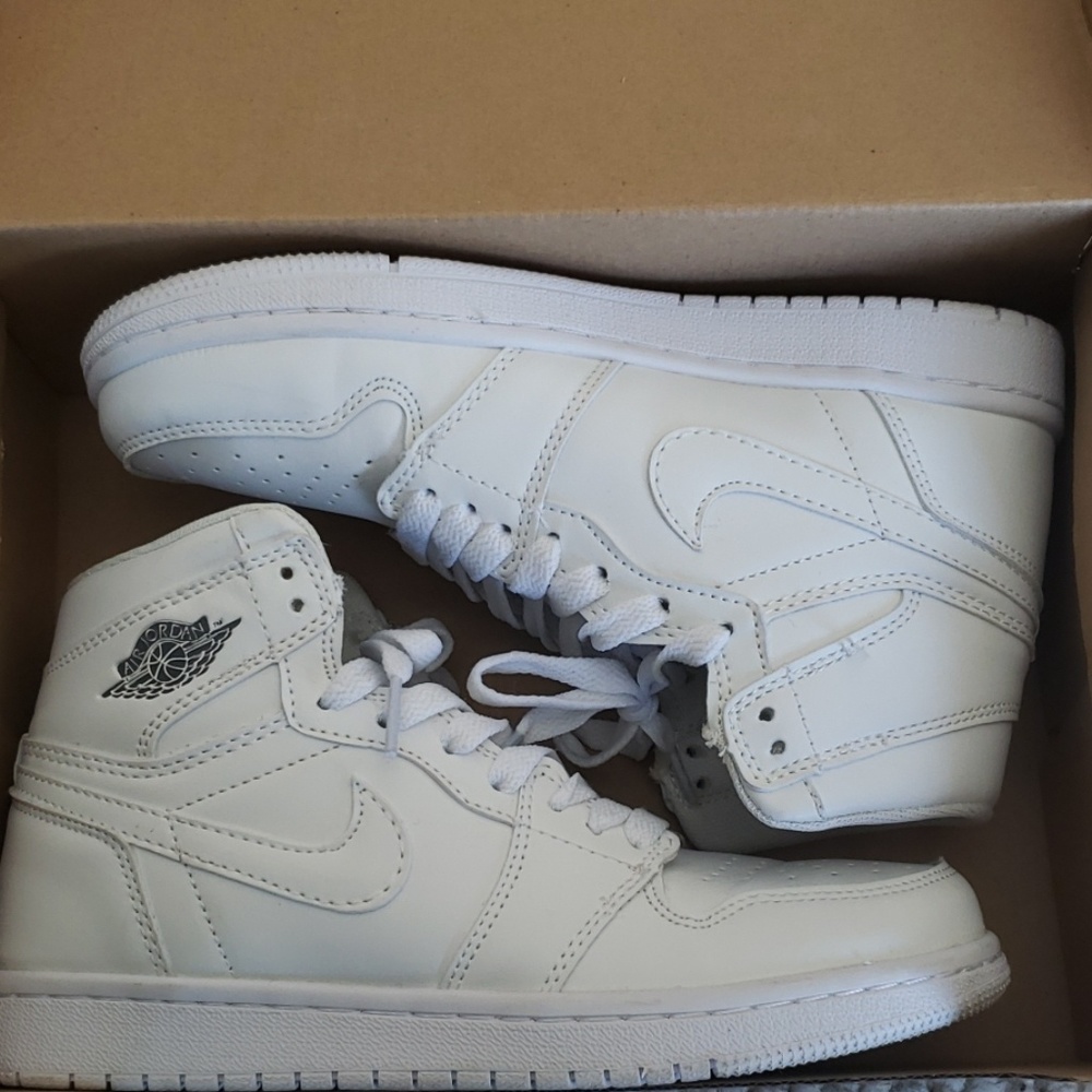 Nike Air Jordan 1 Mid All White